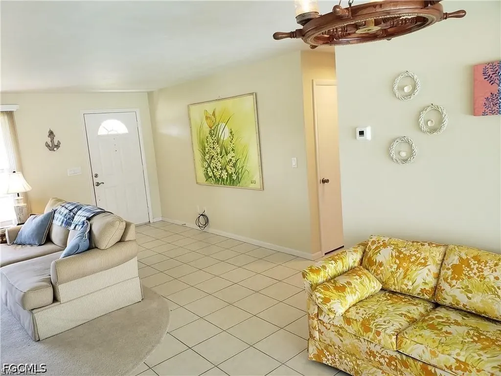 1305 SE 21st Street Cape Coral FL 33990