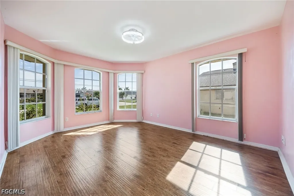 1132 SE 32nd Terrace Cape Coral FL 33904