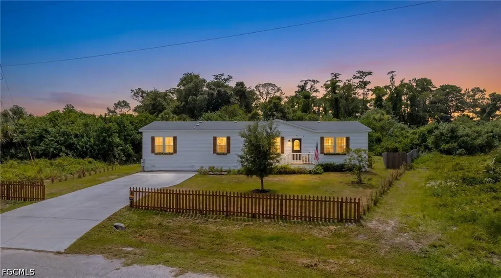 3005 Mignon Circle Labelle FL 33935