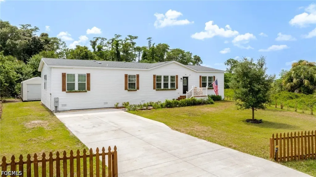 3005 Mignon Circle Labelle FL 33935