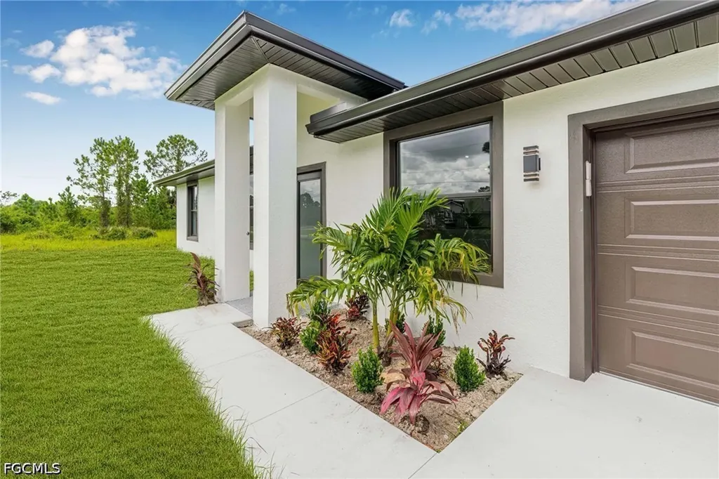 633 Windermere Drive Lehigh Acres FL 33972