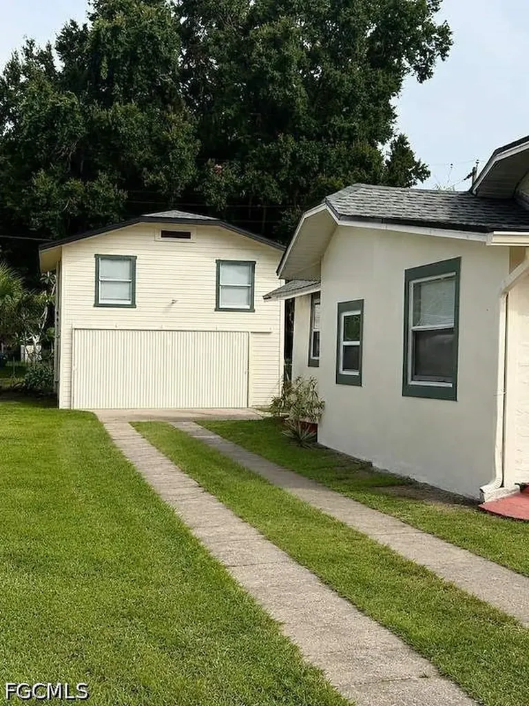 3516 E Riverside Drive Fort Myers FL 33916