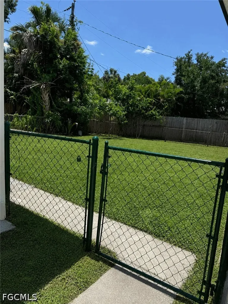 3516 E Riverside Drive Fort Myers FL 33916