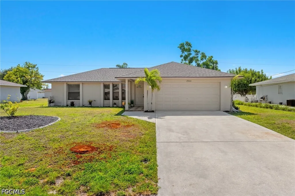 1944 Country Club Boulevard Cape Coral FL 33990