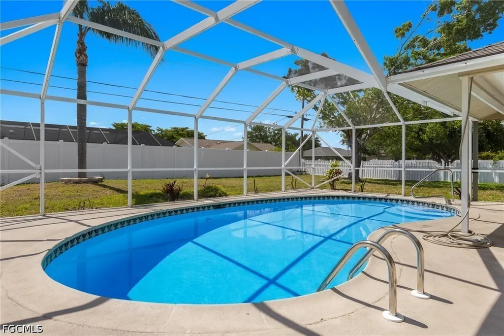 1944 Country Club Boulevard Cape Coral FL 33990