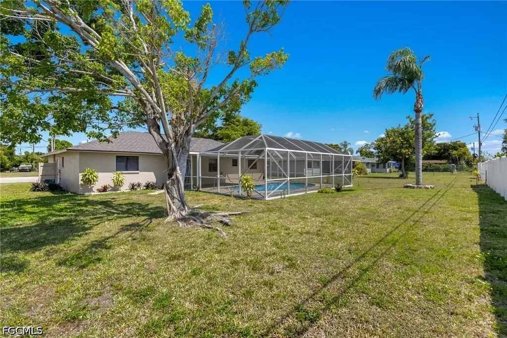 1944 Country Club Boulevard Cape Coral FL 33990
