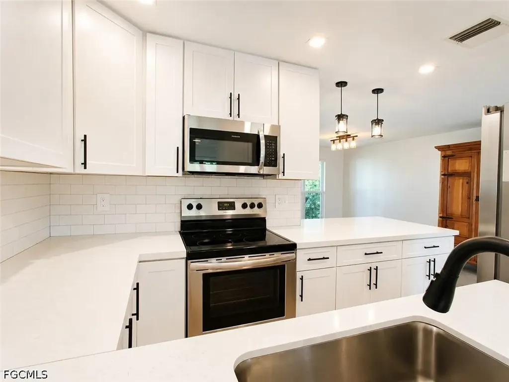4021 SE 3rd Avenue Cape Coral FL 33904