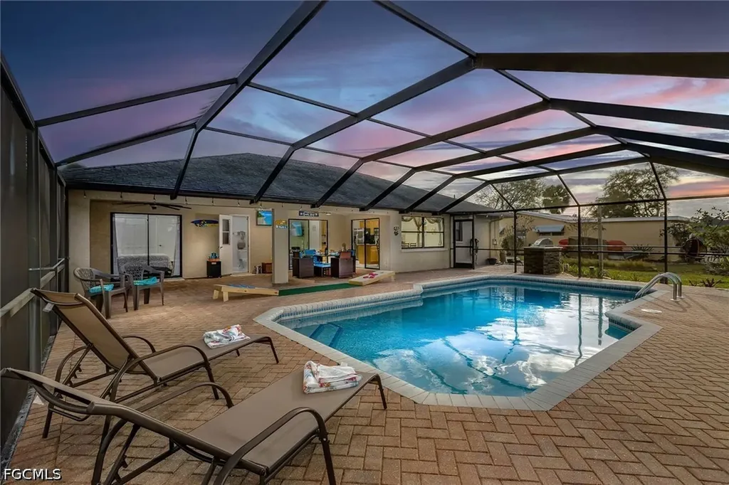 201 SE 28th Terrace Cape Coral FL 33904