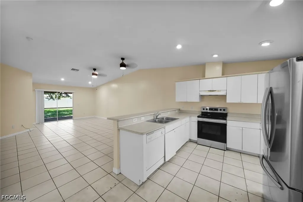 3738 Santa Barbara Boulevard Cape Coral FL 33914