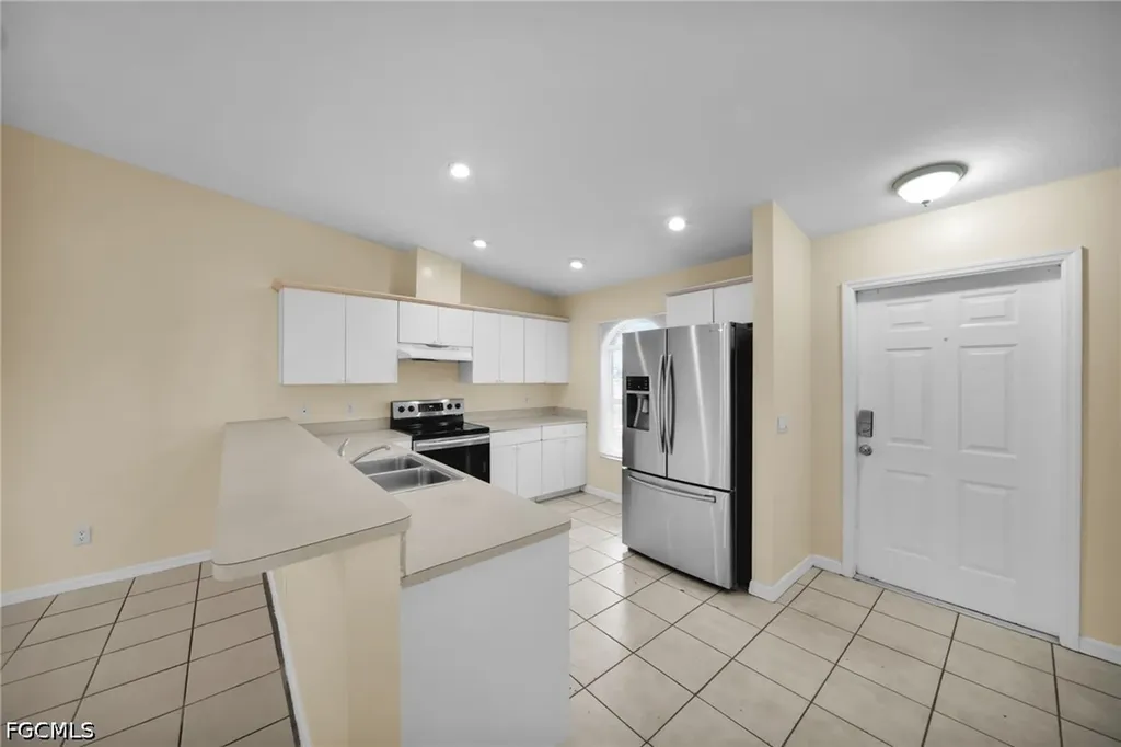 3738 Santa Barbara Boulevard Cape Coral FL 33914