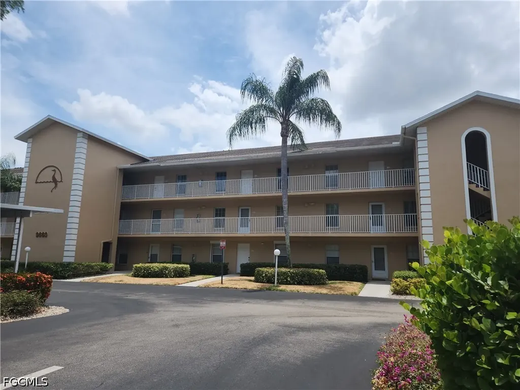 9660 Victoria Lane Naples FL 34109