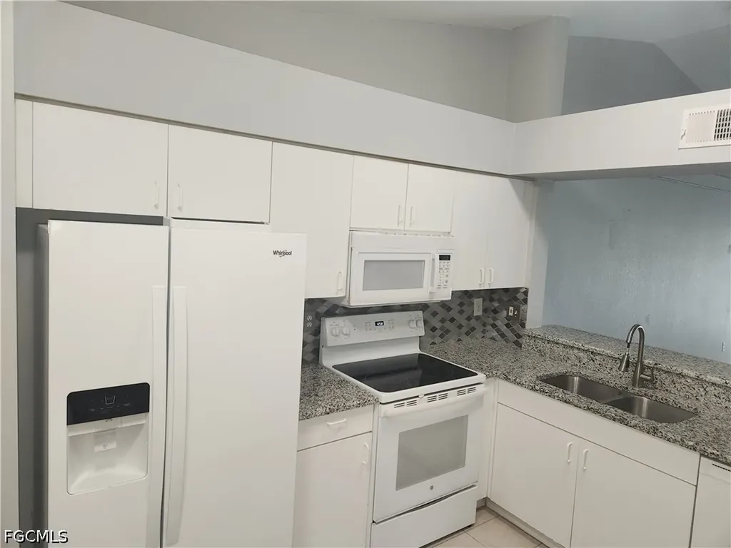 9660 Victoria Lane Naples FL 34109
