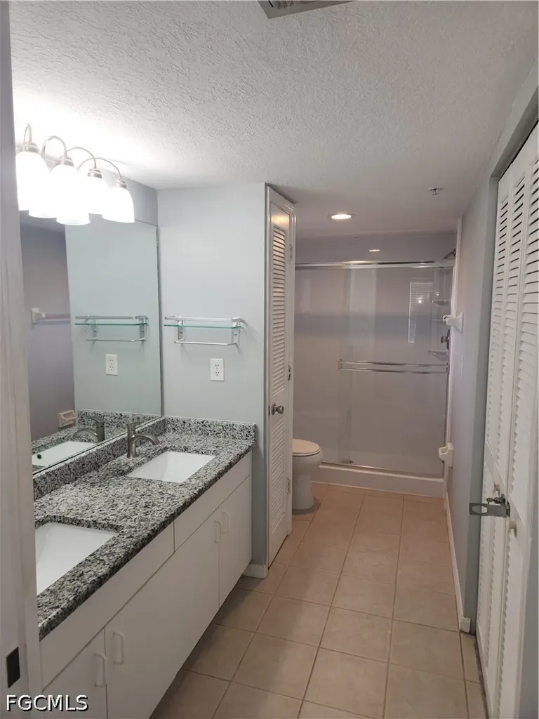 9660 Victoria Lane Naples FL 34109
