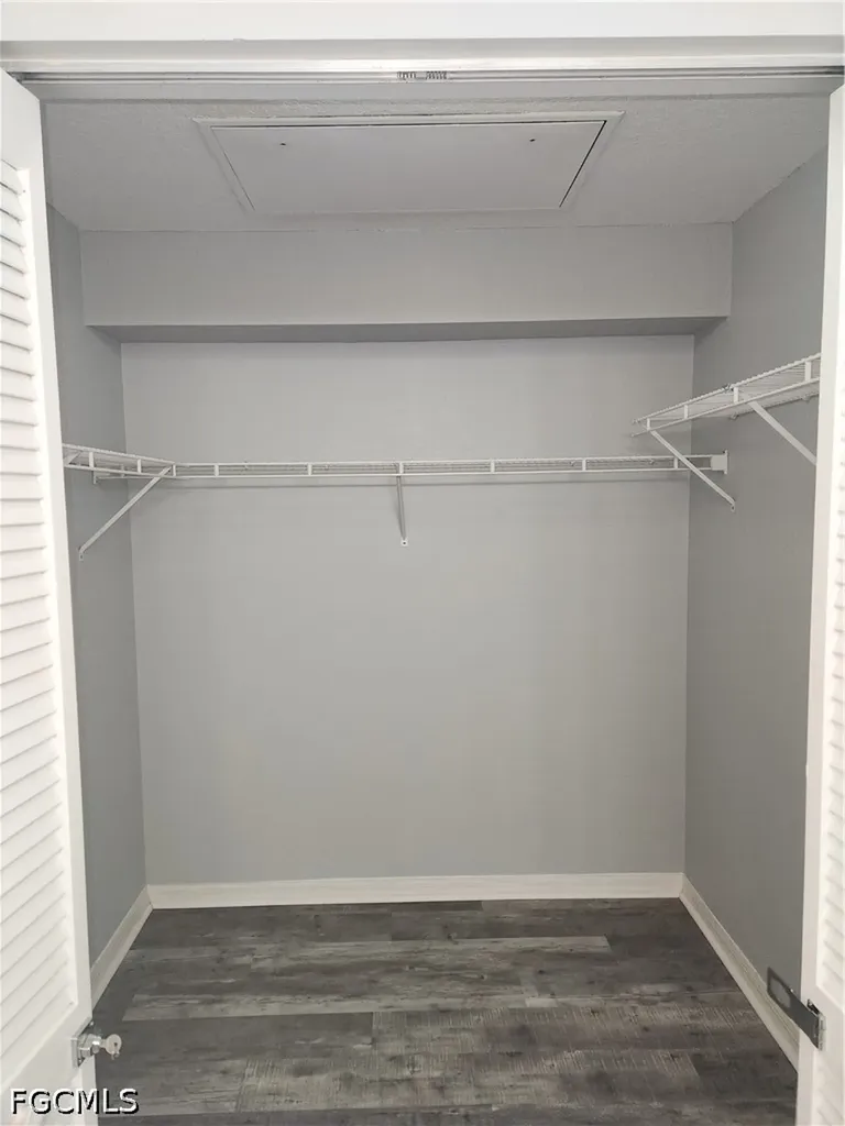 9660 Victoria Lane Naples FL 34109