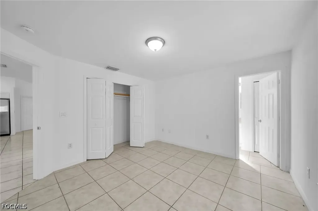 1214 SE 24th Avenue Cape Coral FL 33990