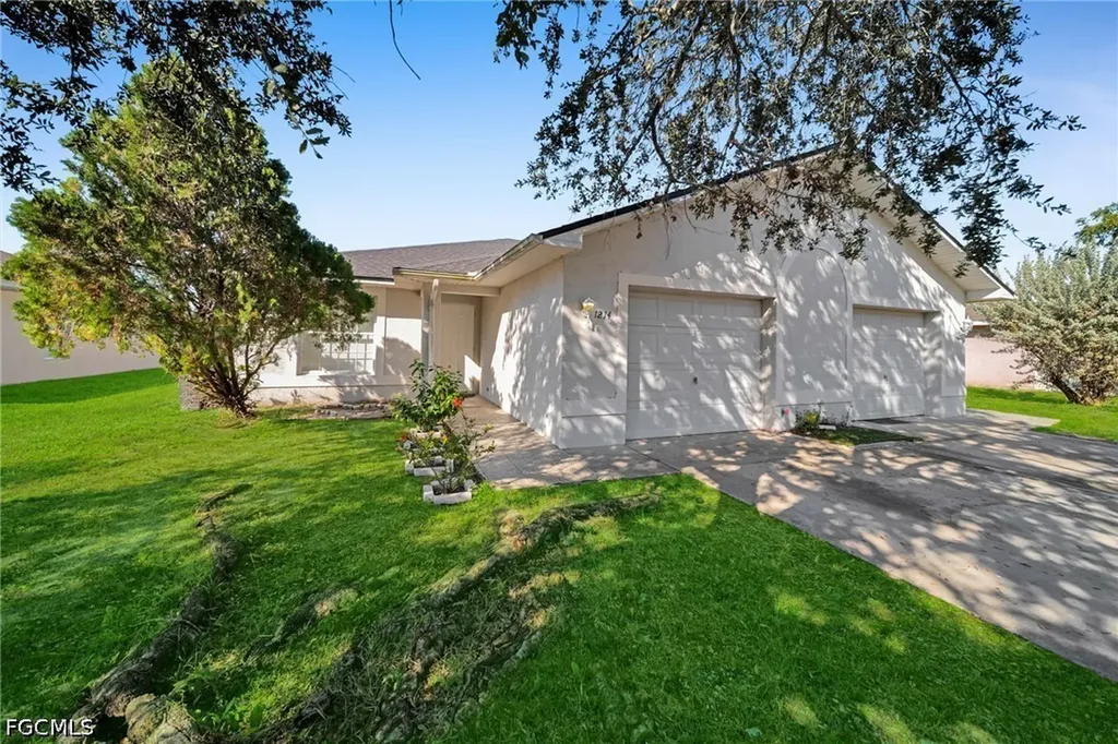 1214 SE 24th Avenue Cape Coral FL 33990