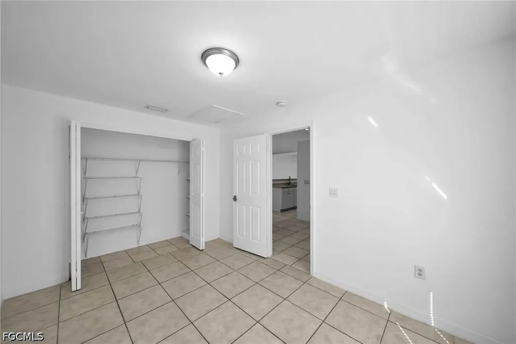1214 SE 24th Avenue Cape Coral FL 33990