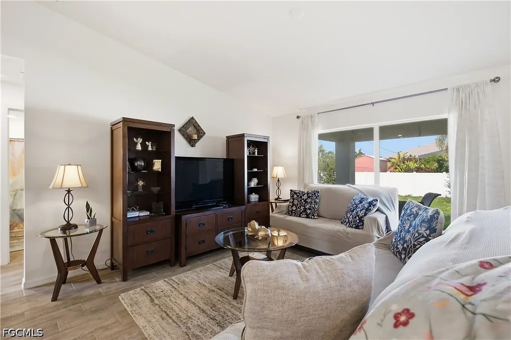 1820 NW 1st Avenue Cape Coral FL 33993
