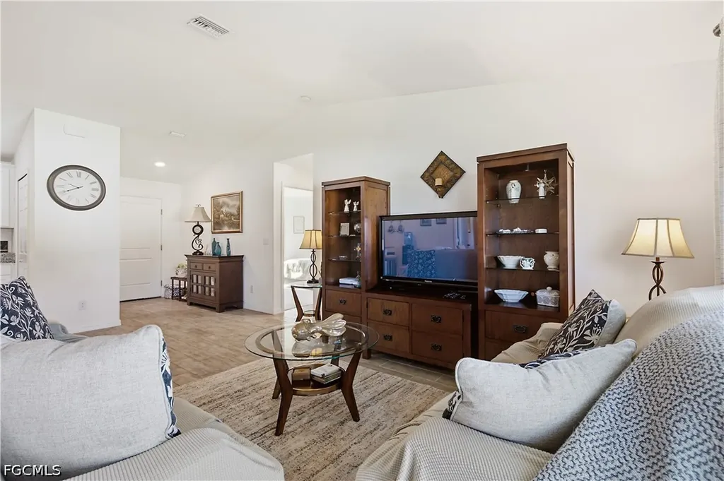 1820 NW 1st Avenue Cape Coral FL 33993