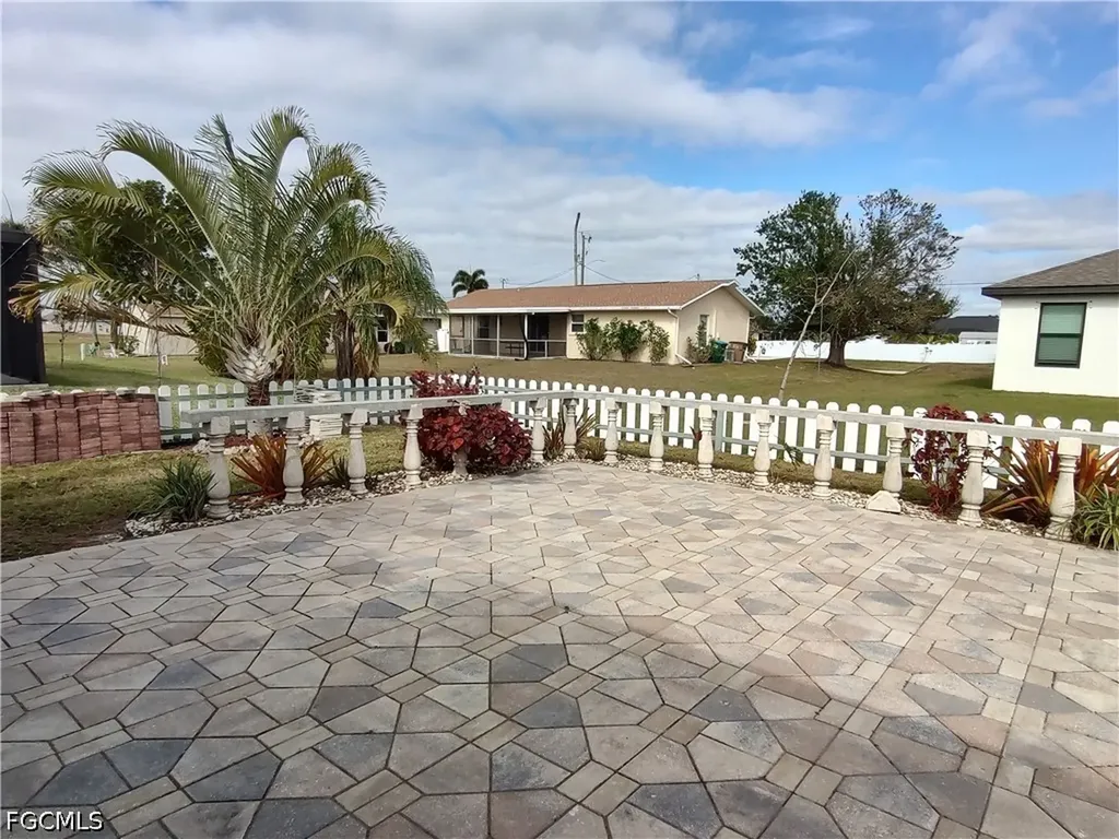 1409 NW 9th Terrace Cape Coral FL 33993