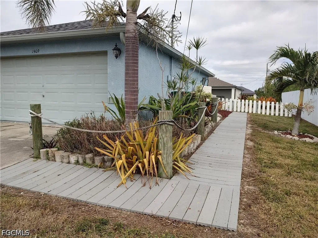1409 NW 9th Terrace Cape Coral FL 33993