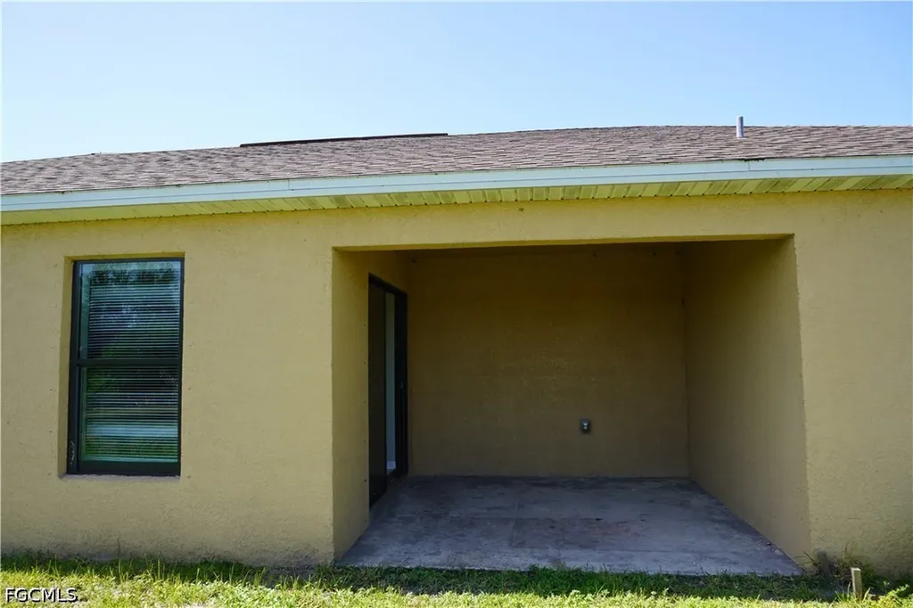 601 NE 11th Terrace Cape Coral FL 33909