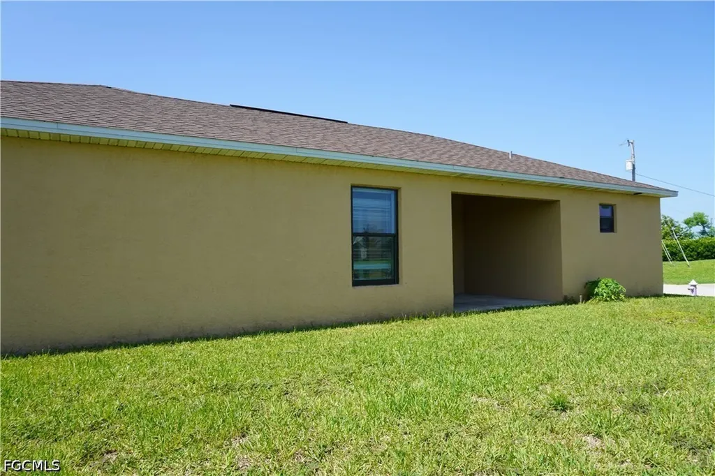 601 NE 11th Terrace Cape Coral FL 33909