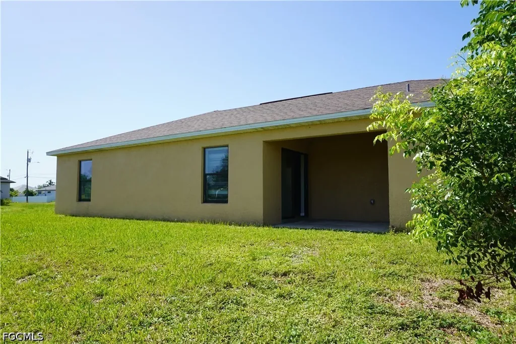 601 NE 11th Terrace Cape Coral FL 33909