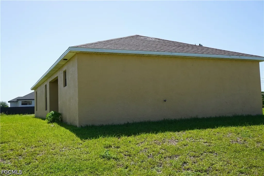 601 NE 11th Terrace Cape Coral FL 33909