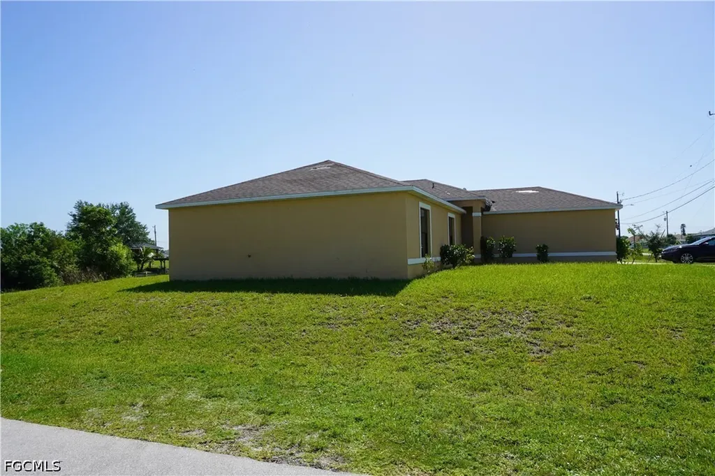 601 NE 11th Terrace Cape Coral FL 33909