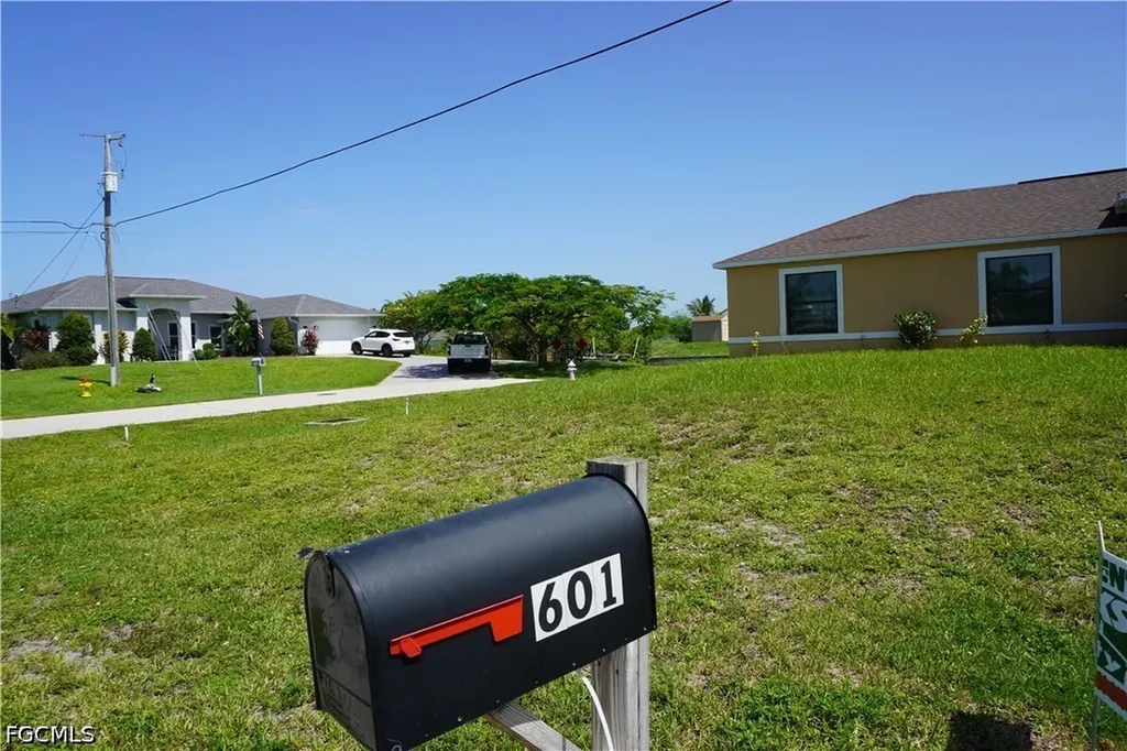 601 NE 11th Terrace Cape Coral FL 33909