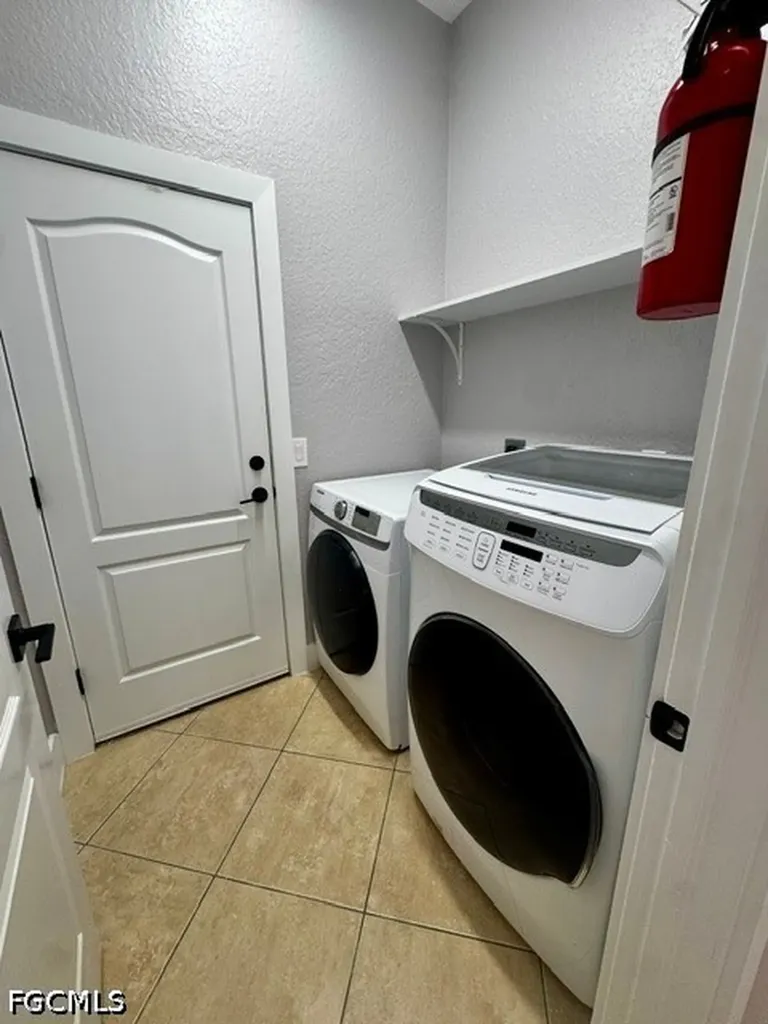 8969 Spring Mountain Way Fort Myers FL 33908
