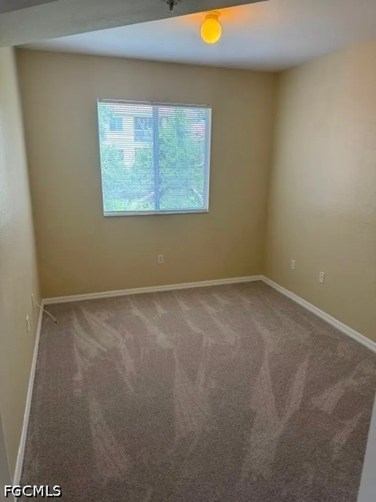 6321 Aragon Way Fort Myers FL 33966