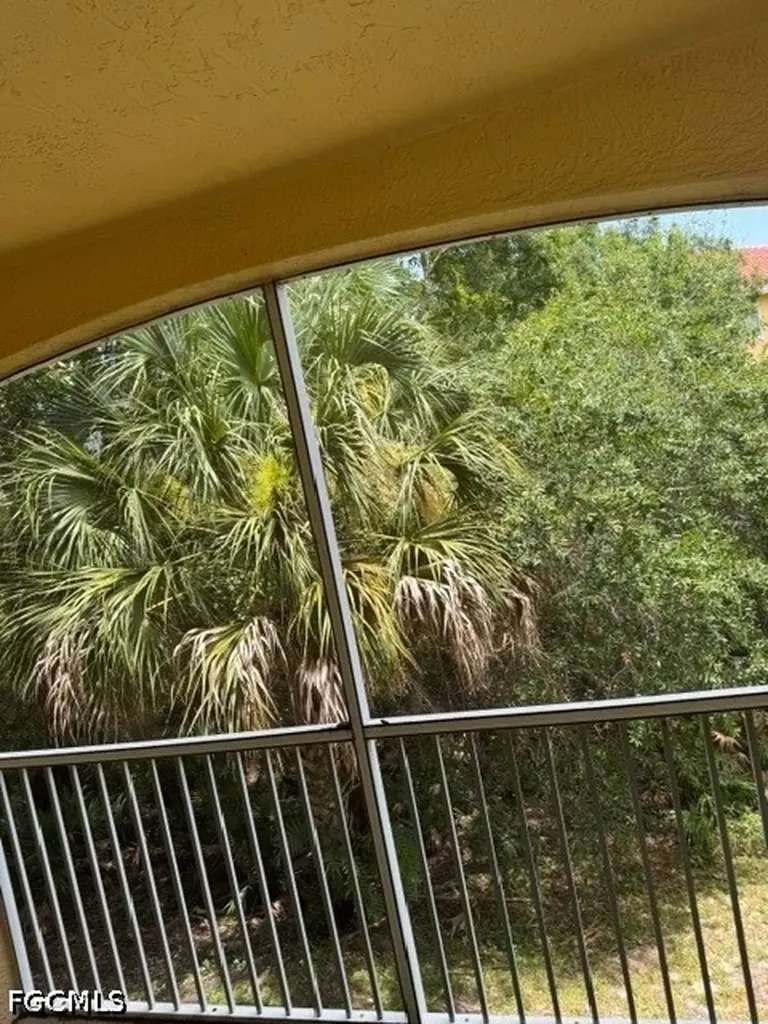 6321 Aragon Way Fort Myers FL 33966