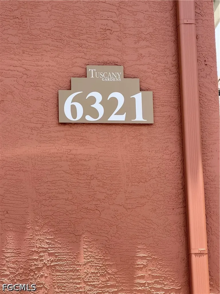 6321 Aragon Way Fort Myers FL 33966