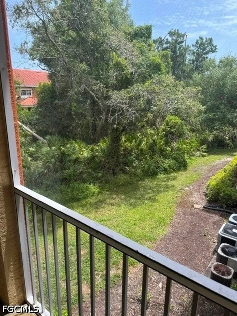 6321 Aragon Way Fort Myers FL 33966