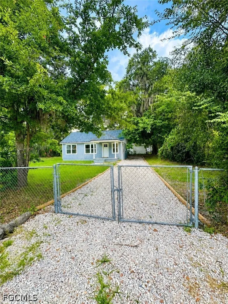 6019 Anderson Jacksonville FL 32244