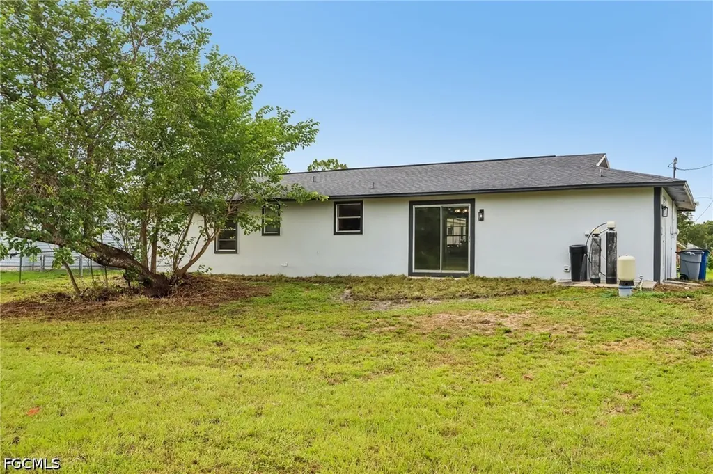 3709 10th Street SW Lehigh Acres FL 33976