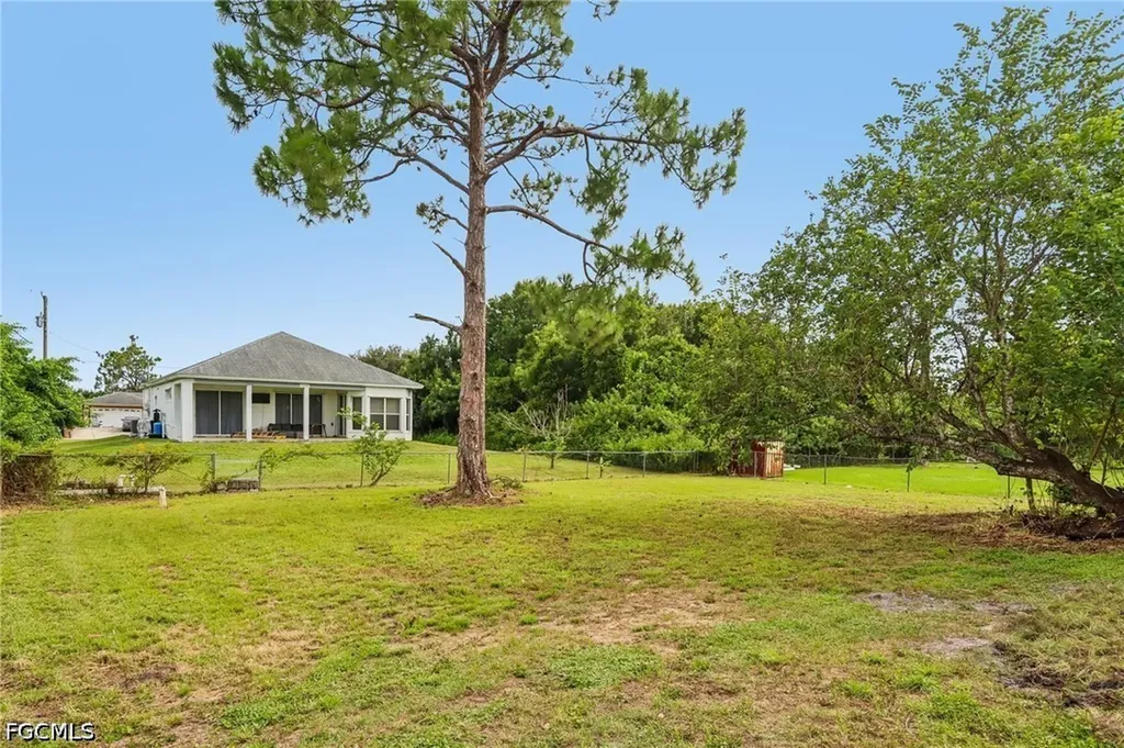 3709 10th Street SW Lehigh Acres FL 33976