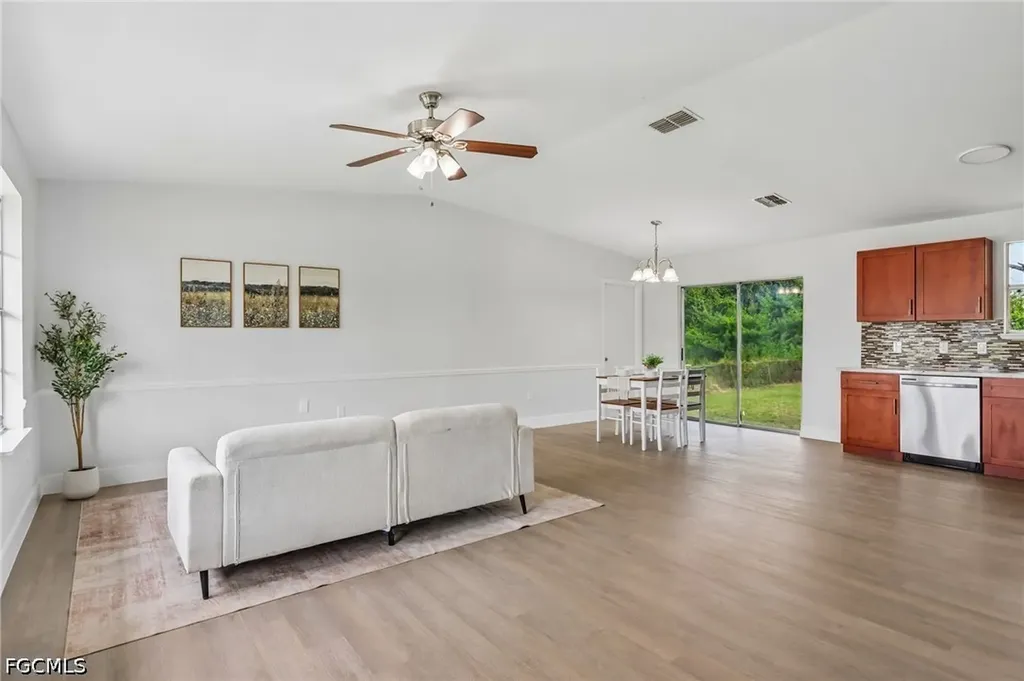3709 10th Street SW Lehigh Acres FL 33976