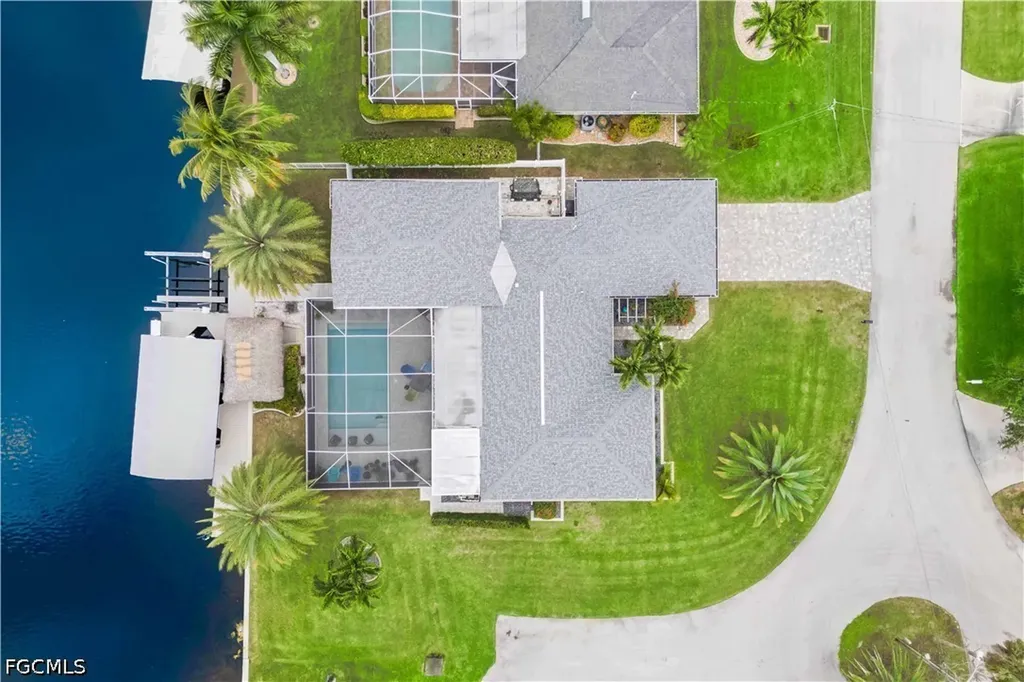3122 SE 18th Place Cape Coral FL 33904