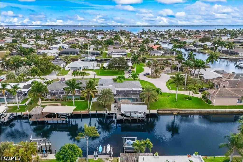 3122 SE 18th Place Cape Coral FL 33904