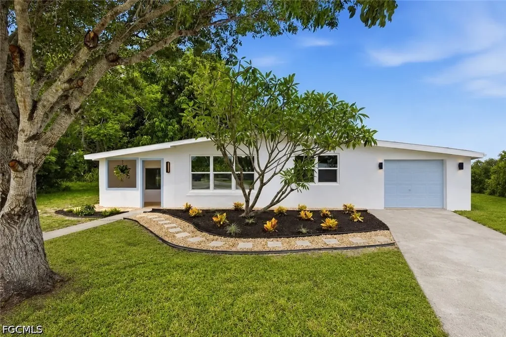 4213 Ellen Avenue Fort Myers FL 33901