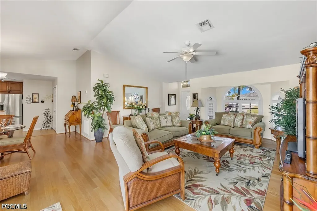 2305 SW 19th Place Cape Coral FL 33991