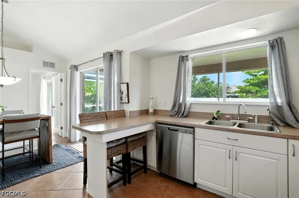 1125 SW 44th Terrace Cape Coral FL 33914