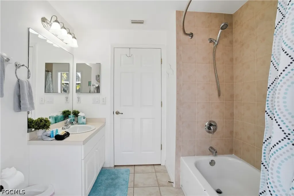 1623 SW 43rd Lane Cape Coral FL 33914