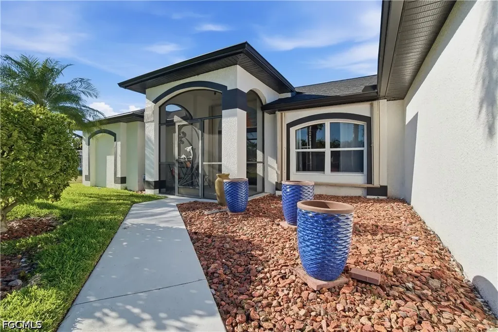 1623 SW 43rd Lane Cape Coral FL 33914