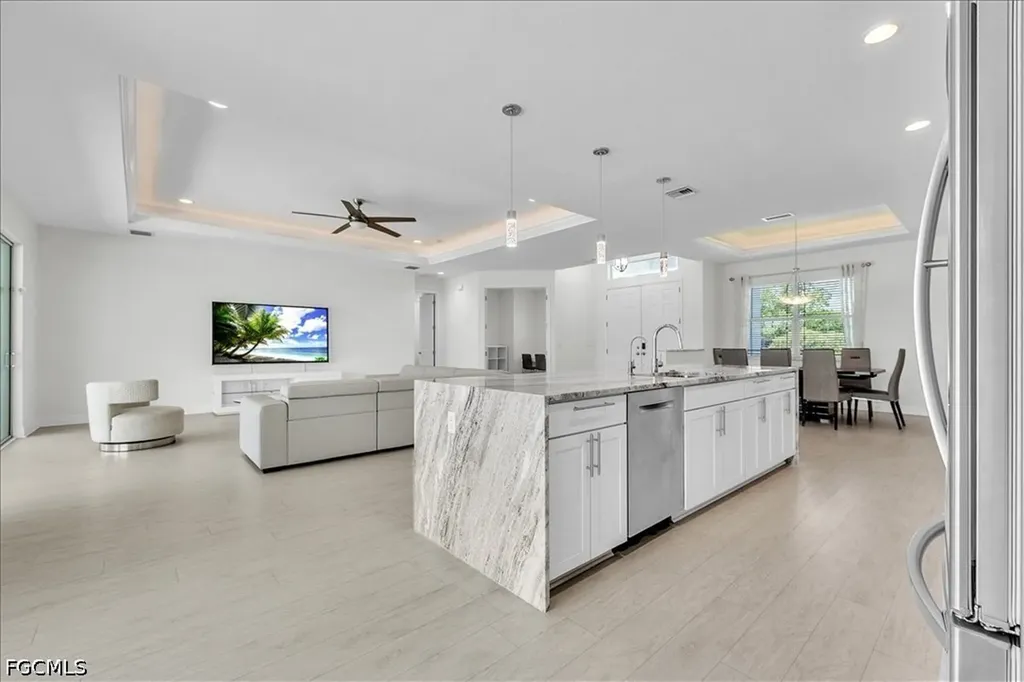 2918 SE 10th Place Cape Coral FL 33904