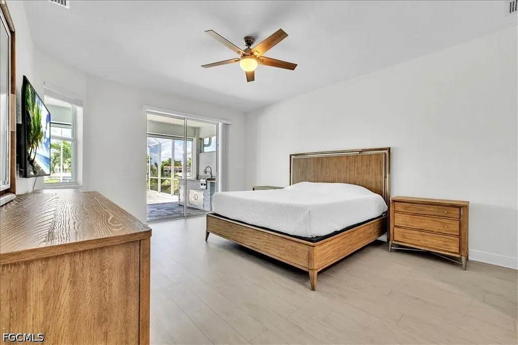 2918 SE 10th Place Cape Coral FL 33904