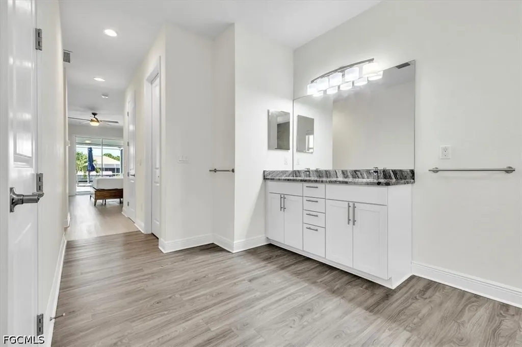 2918 SE 10th Place Cape Coral FL 33904